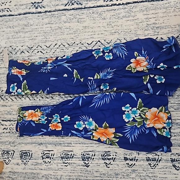 Size 2 and size 6 tropical matching summer dresses in Hibiscus Blue print - Picture 3 of 3